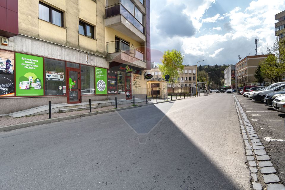 127sq.m Commercial Space for rent, Judetean area