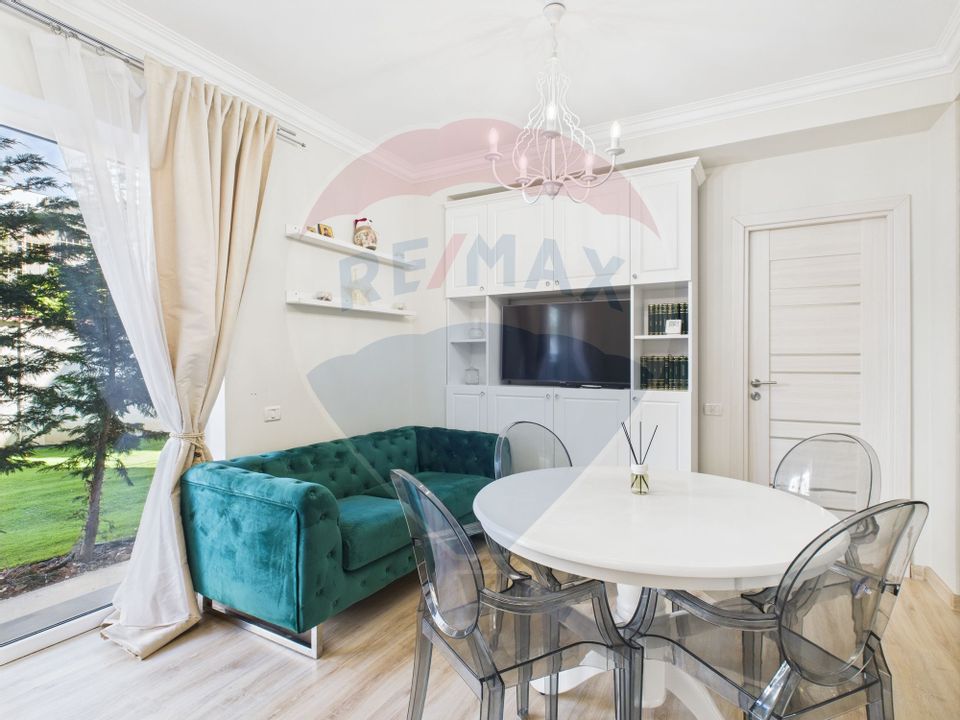 De vanzare | LUX |  Navodari | 3 camere | 300m plaja |