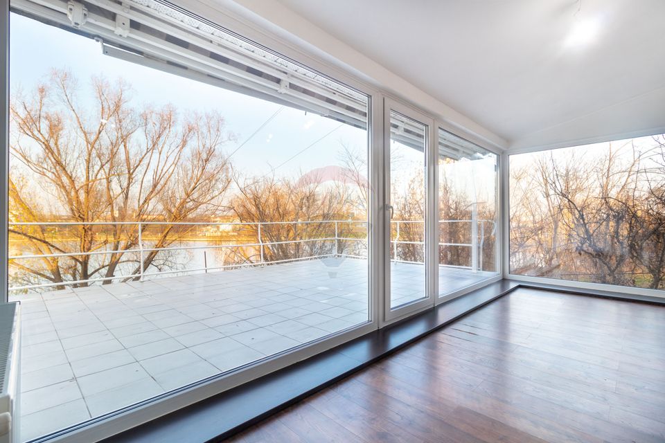 Vanzare Vila 5 camere cu terase mari si priveliste directa la lac