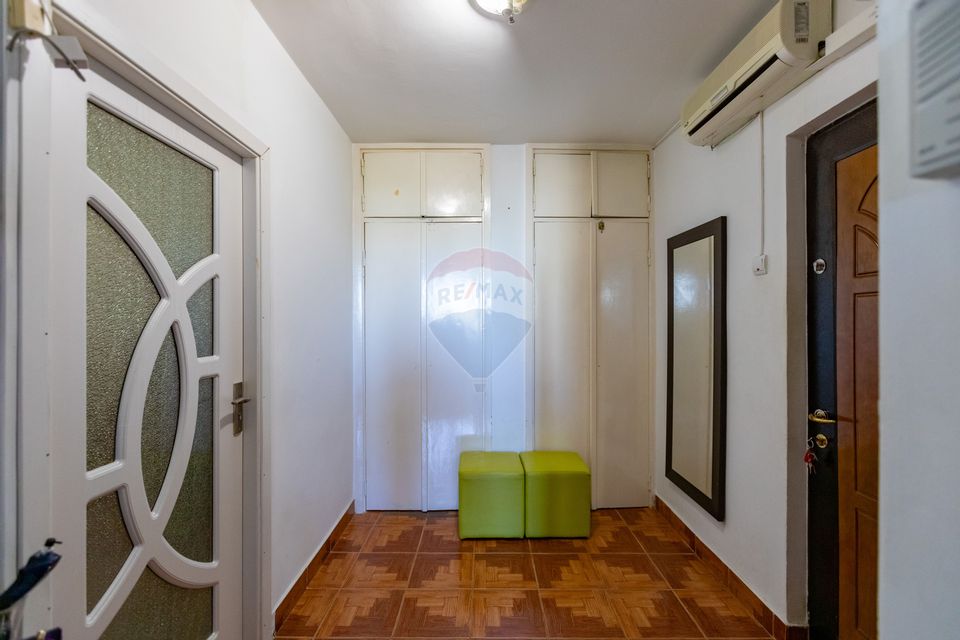 Apartament decomandat cu 2 camere de vânzare, str. Cornișa Bistriței