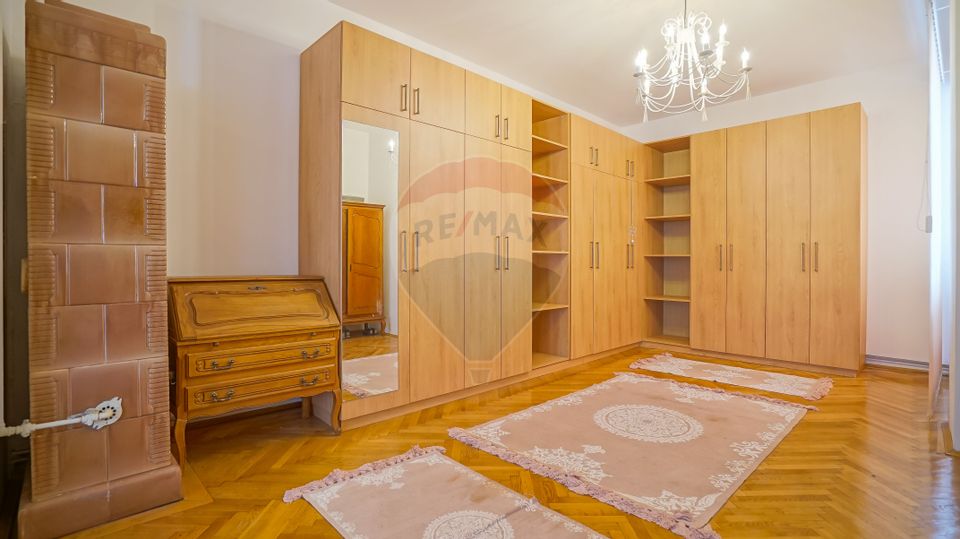 Apartament aparte si spatios de 3 camere, Centrul Istoric Brasov