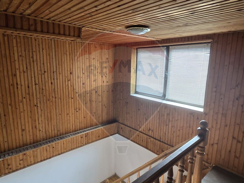 DE VANZARE Casă / Vilă cu 11 camere de vânzare în zona Parcul Carol