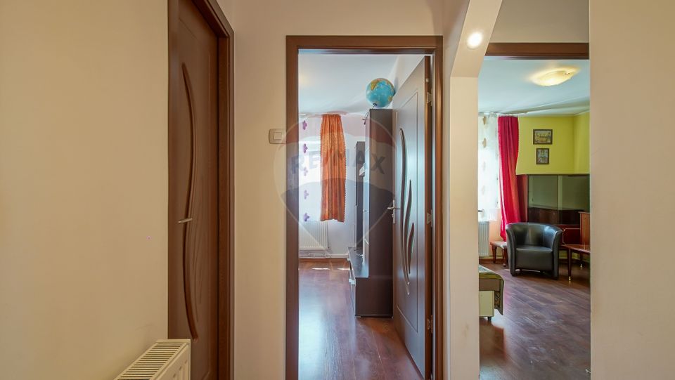 Apartament 3 camere, 2 băi –Tractorul