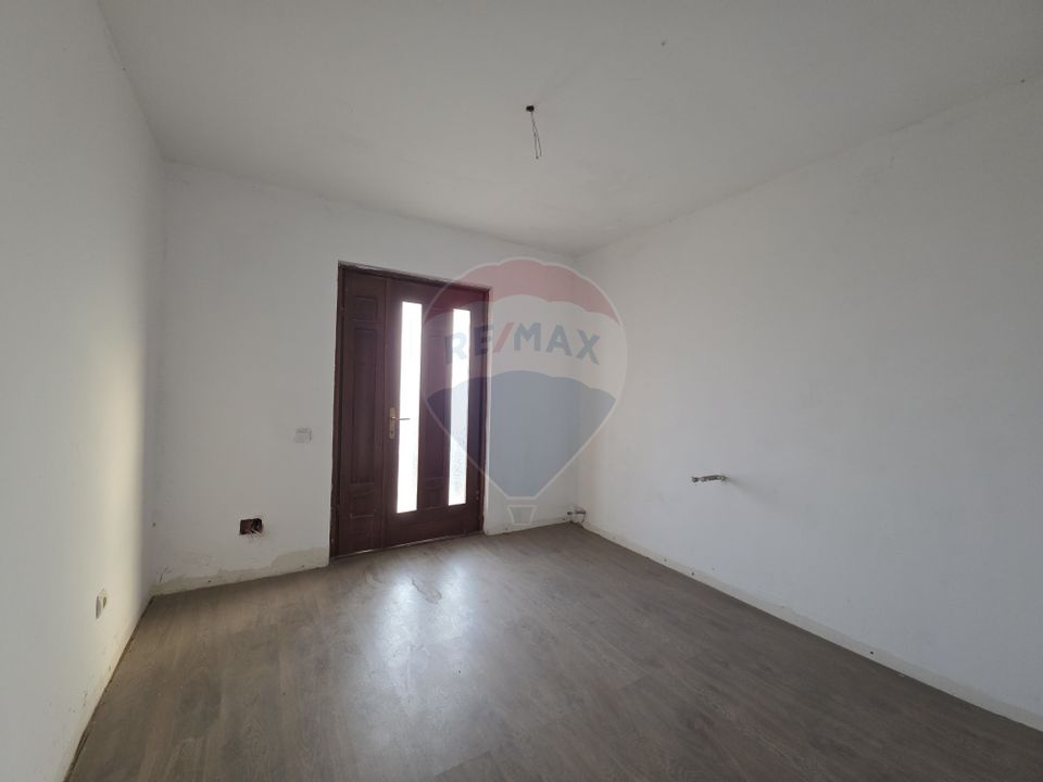 6 room House / Villa for sale, Izvoare area