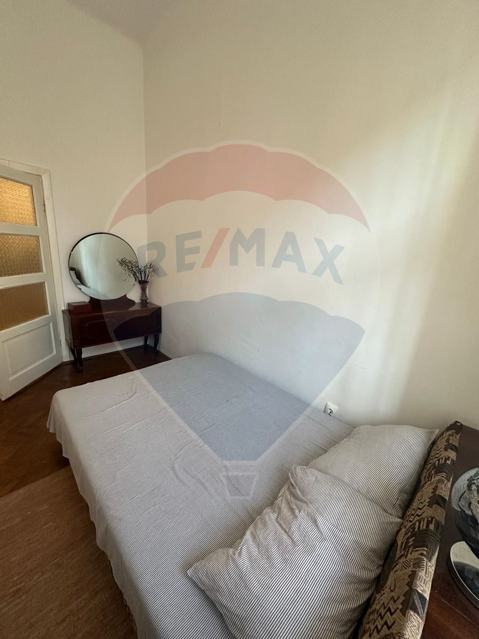 Apartament cu 3 camere de închiriat în zona Ultracentral
