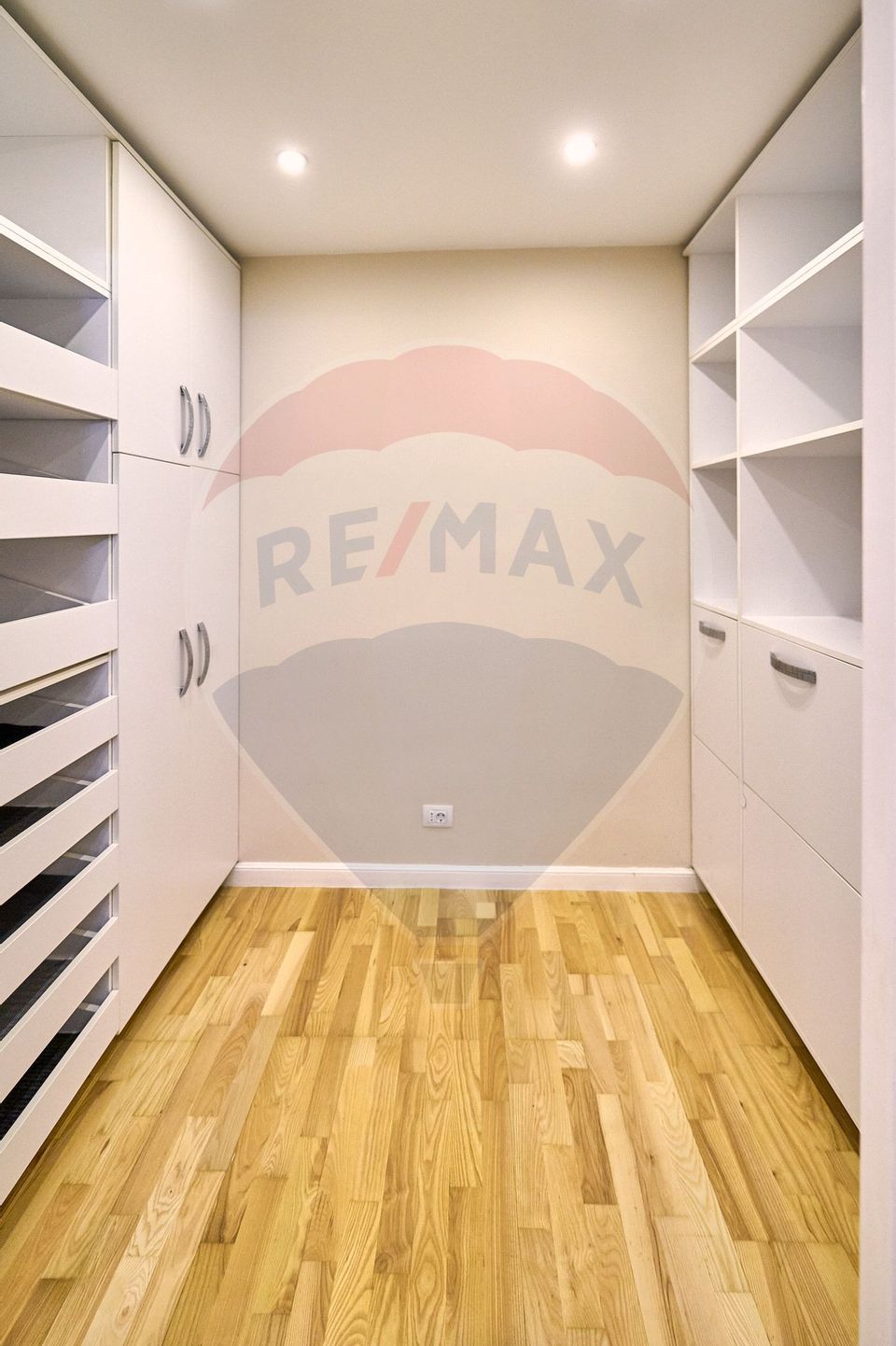 De INCHIRIAT apartament PREMIUM 2 camere, 80 mp, Galati