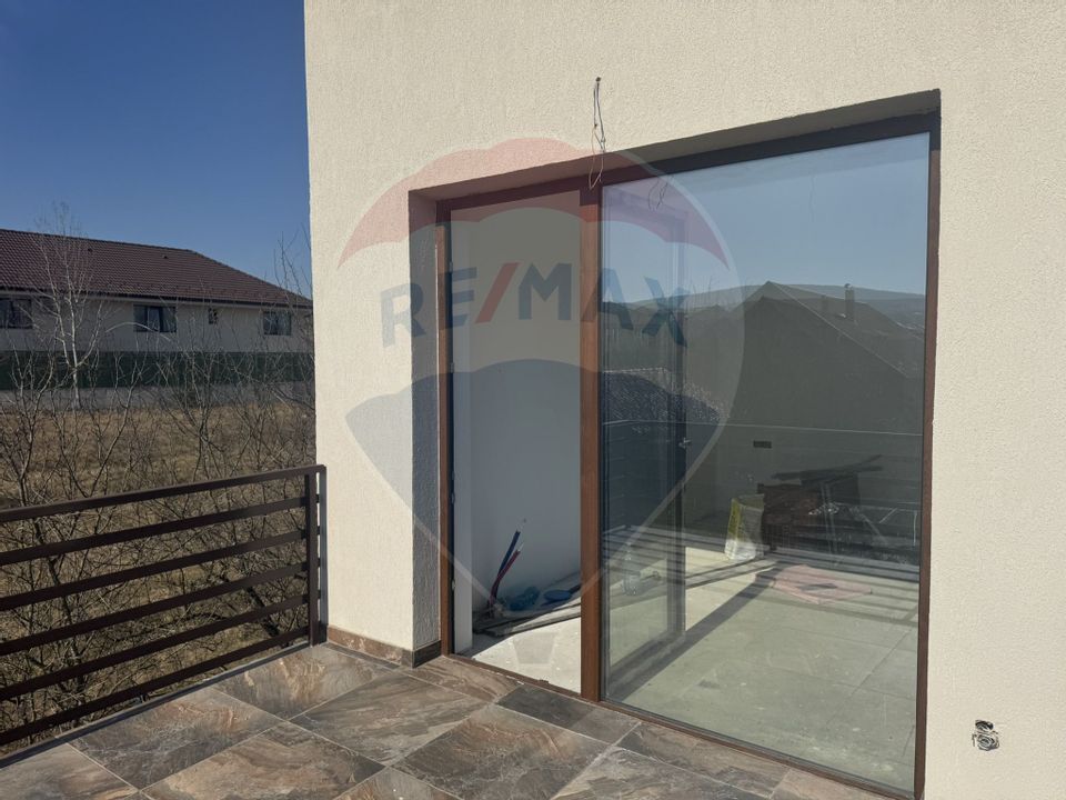 5 room House / Villa for sale