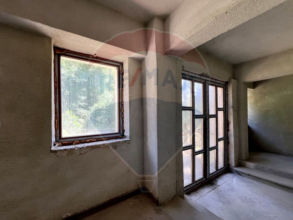 Hotel-bază de tratament, edificat în zonă cu ape sulfuroase