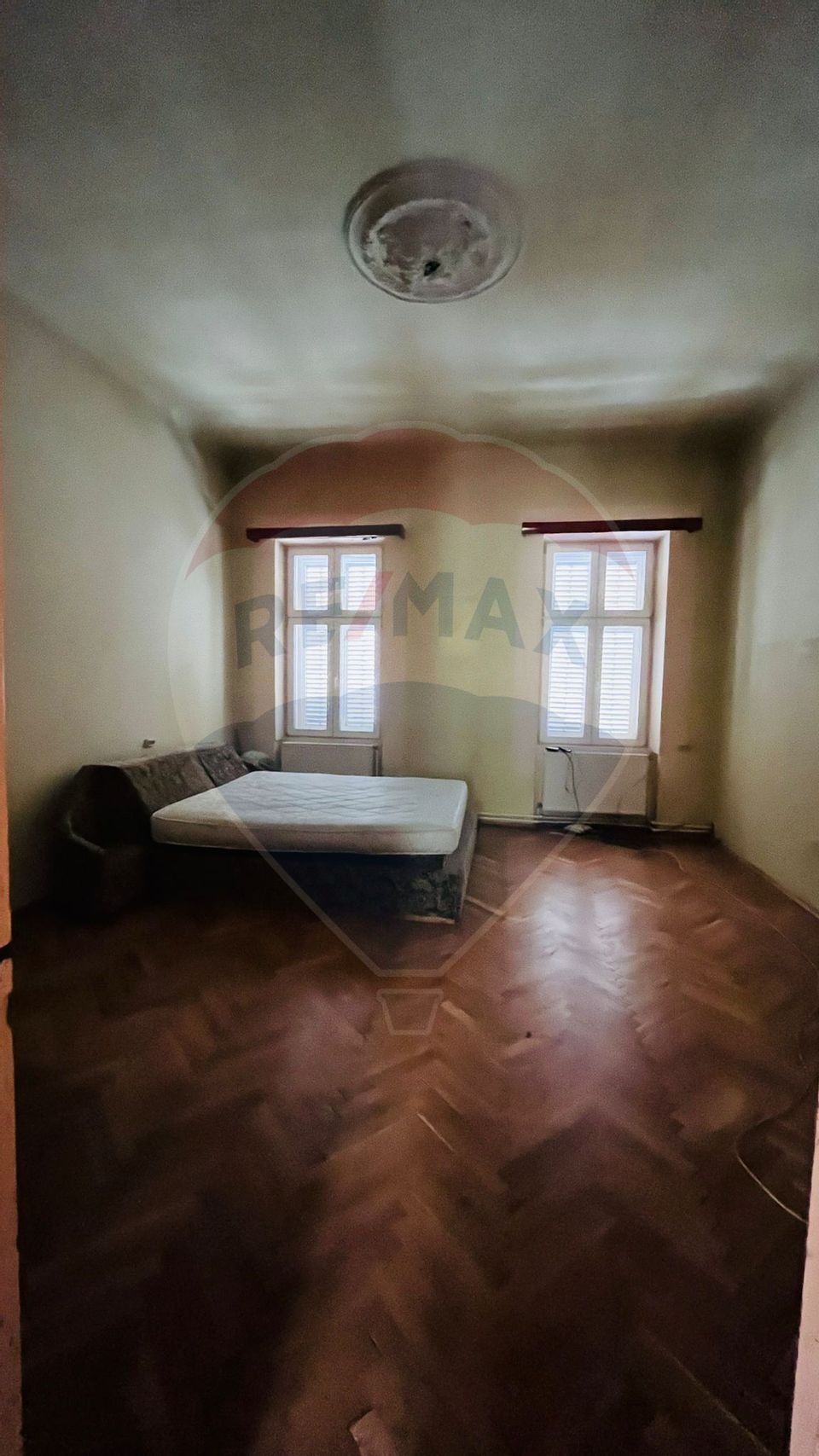 Casă / Vilă cu 3 camere de vânzare în zona Eminescu