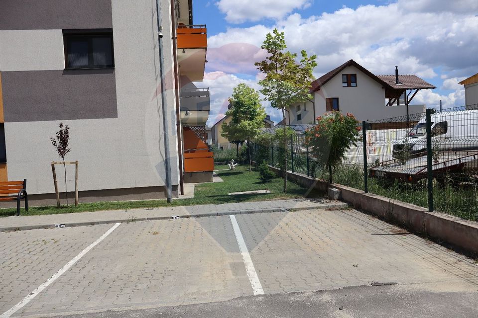 Apartament cu 2 camere de vânzare în zona Tractorul