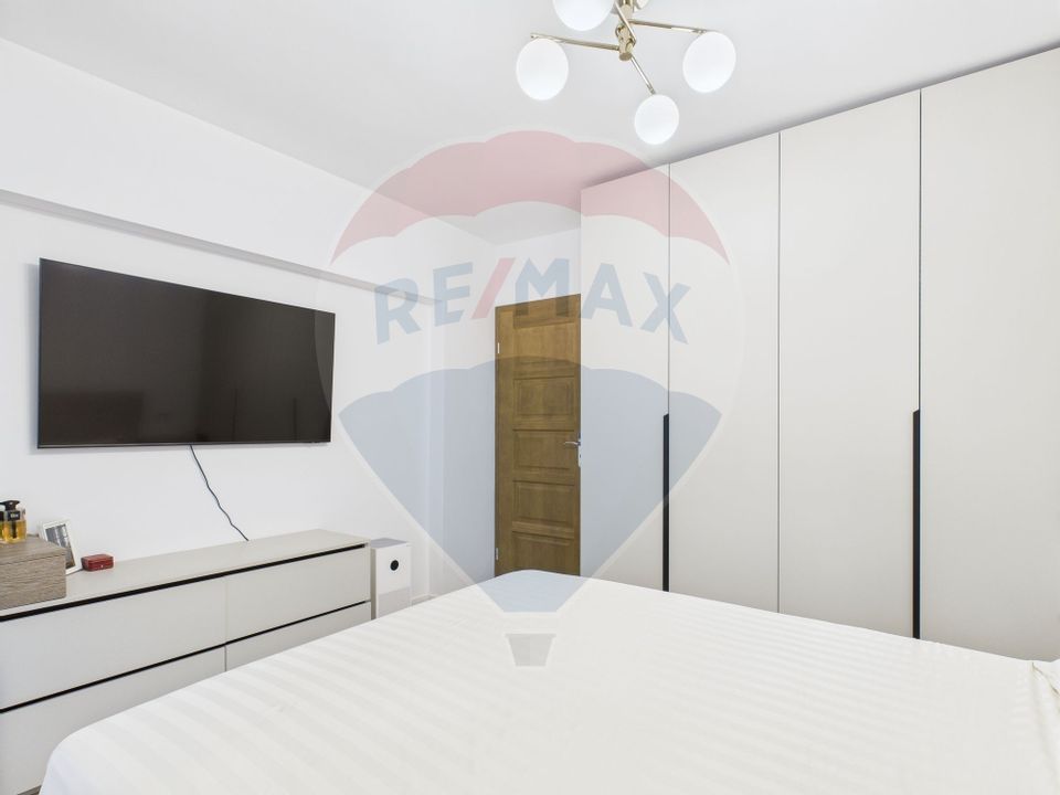Apartament 3 camere superb cu loc de parcare si boxa Unirii