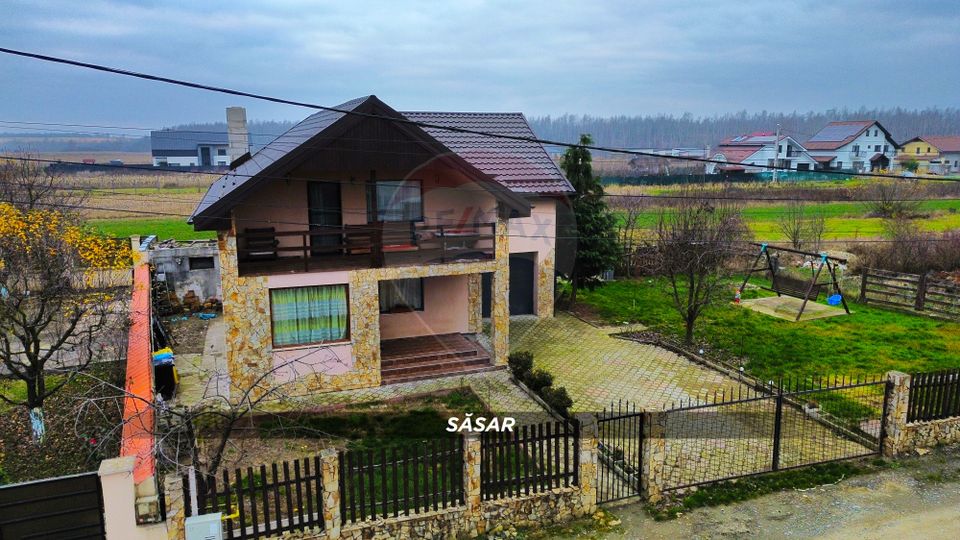 4 room House / Villa for sale