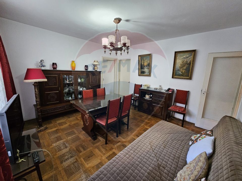 Apartament 3 camere b-dul Dinicu Golescu(langa statuia Dinicu Golescu)