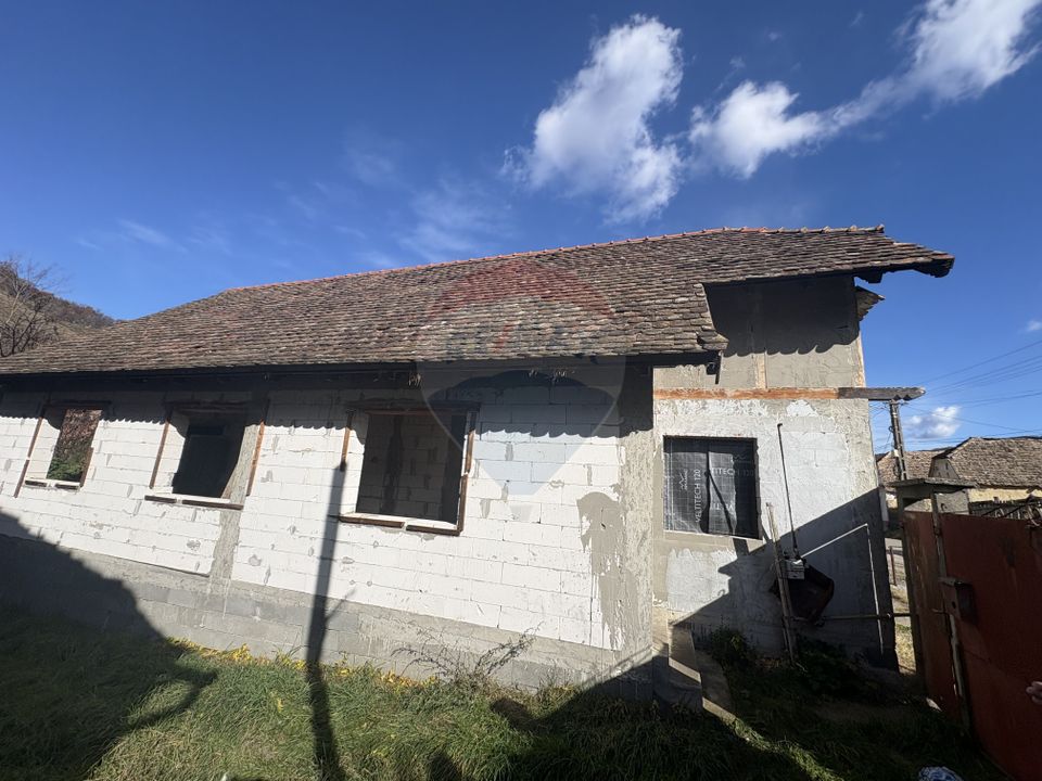 Casă noua in Biertan