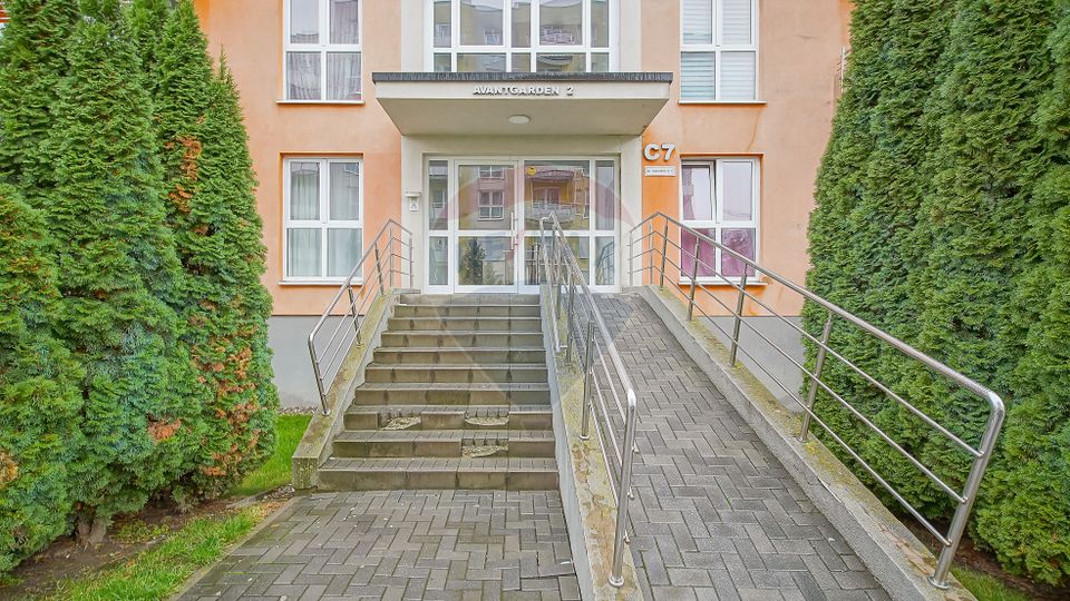 Apartament cu trei camere de inchiriat, Avantgarden 2, Brasov