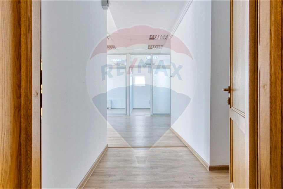 124sq.m Office Space for rent, Central area