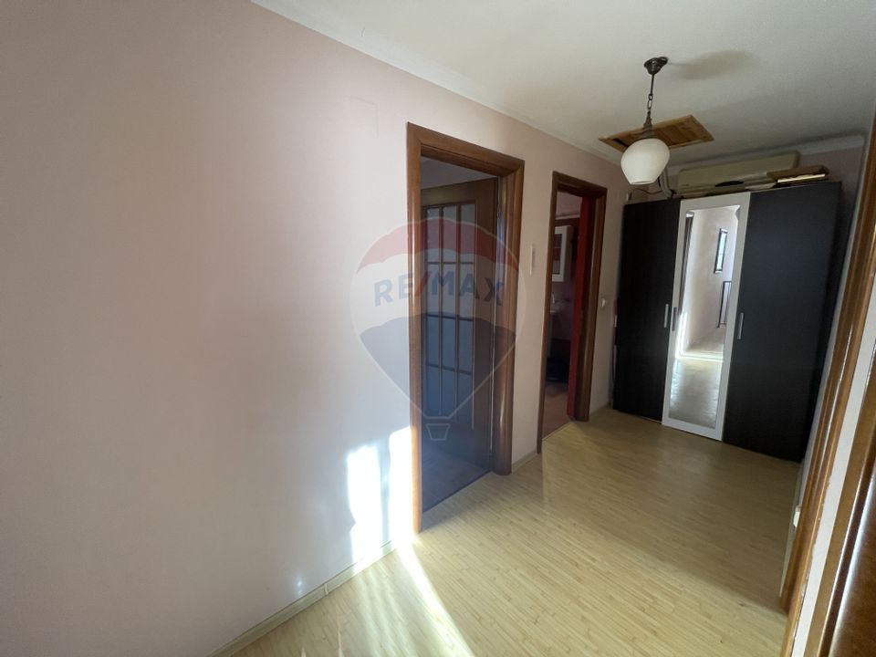 4 room House / Villa for sale