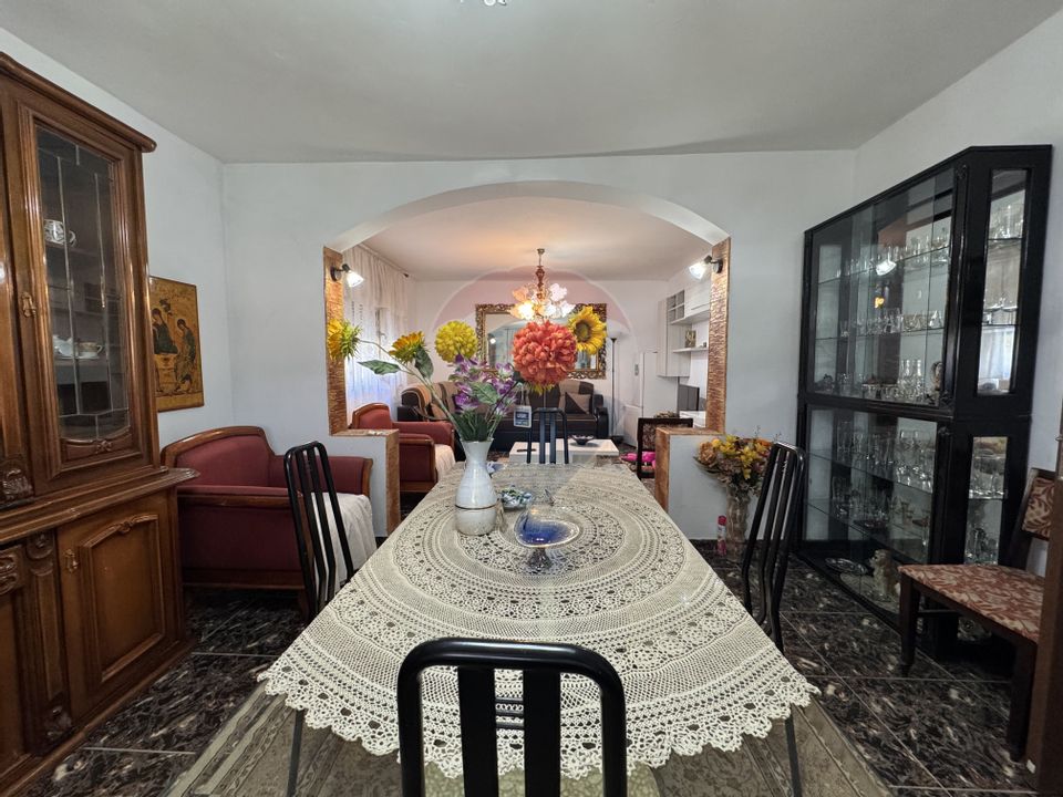 5 room House / Villa for sale