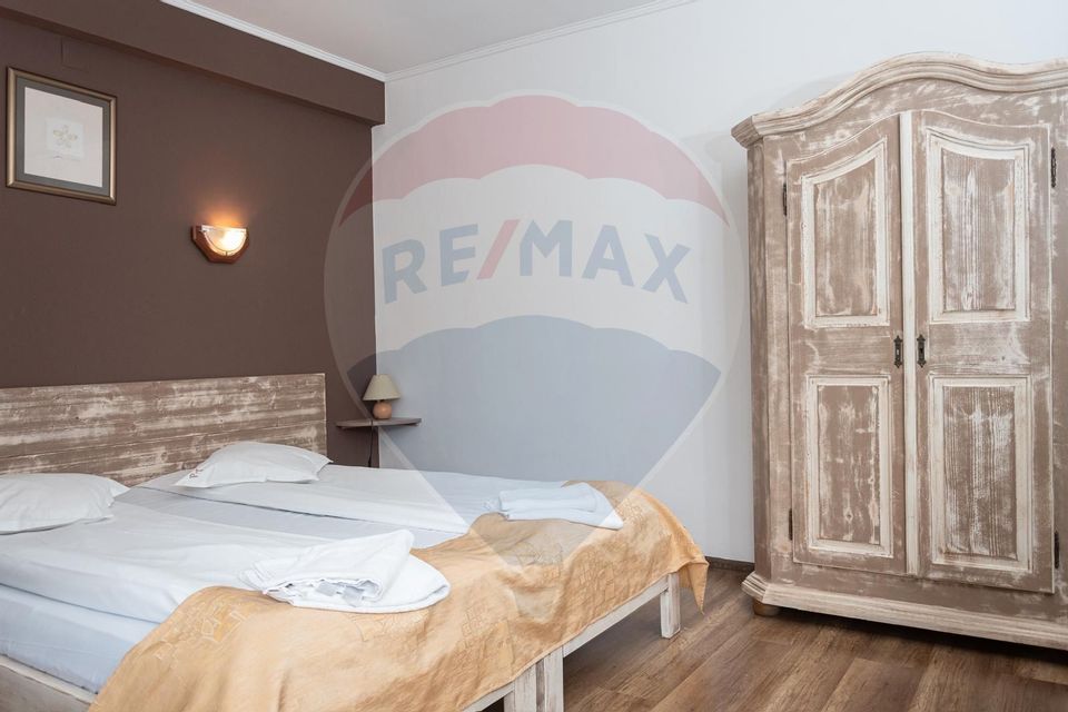 18 room Hotel / Pension for sale