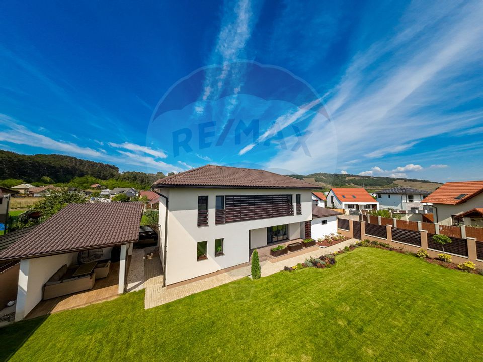 REZERVAT Casă individuala Harman