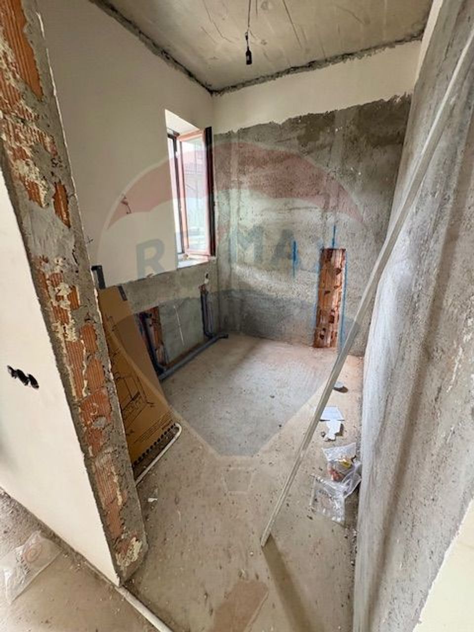 Vilă frumoasa cu 5 camere, 700 mp currte si pompa de caldura - Saftica