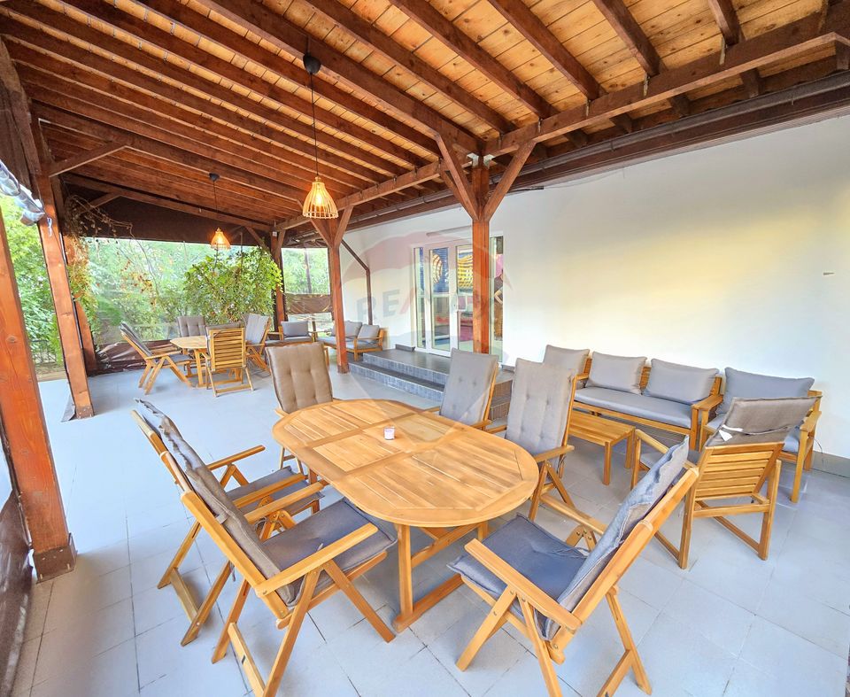 180sq.m Commercial Space for rent