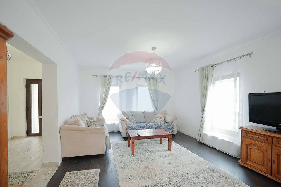 4 room House / Villa for sale, Episcopia Bihorului area