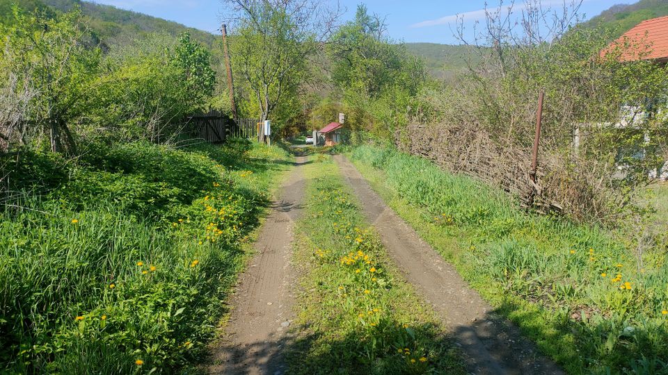 Land 3,350sqm Stejeris / Drumul FN