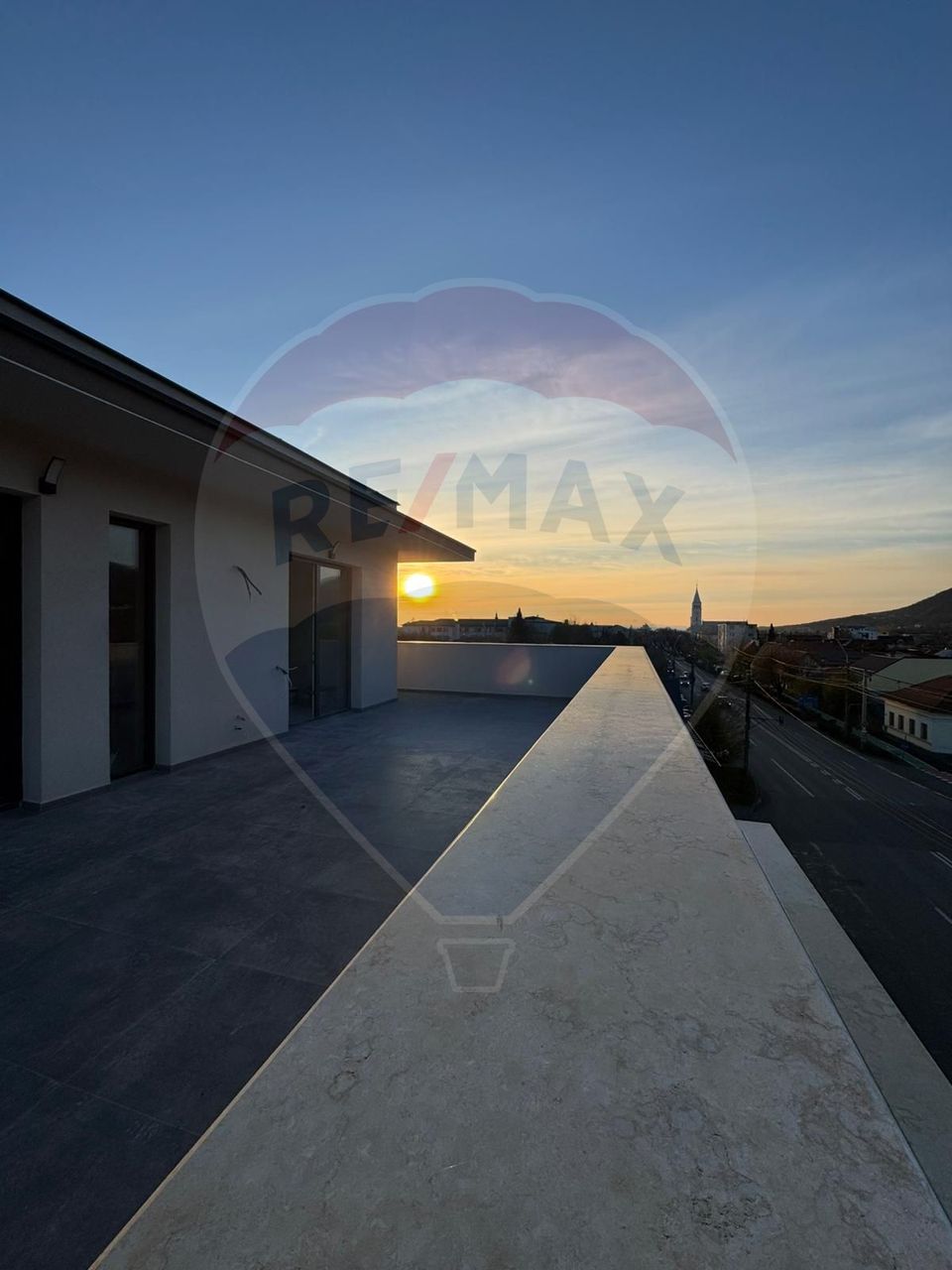 APARTAMENT 2 CAMERE DE VANZARE IN CENTRUL VECHI