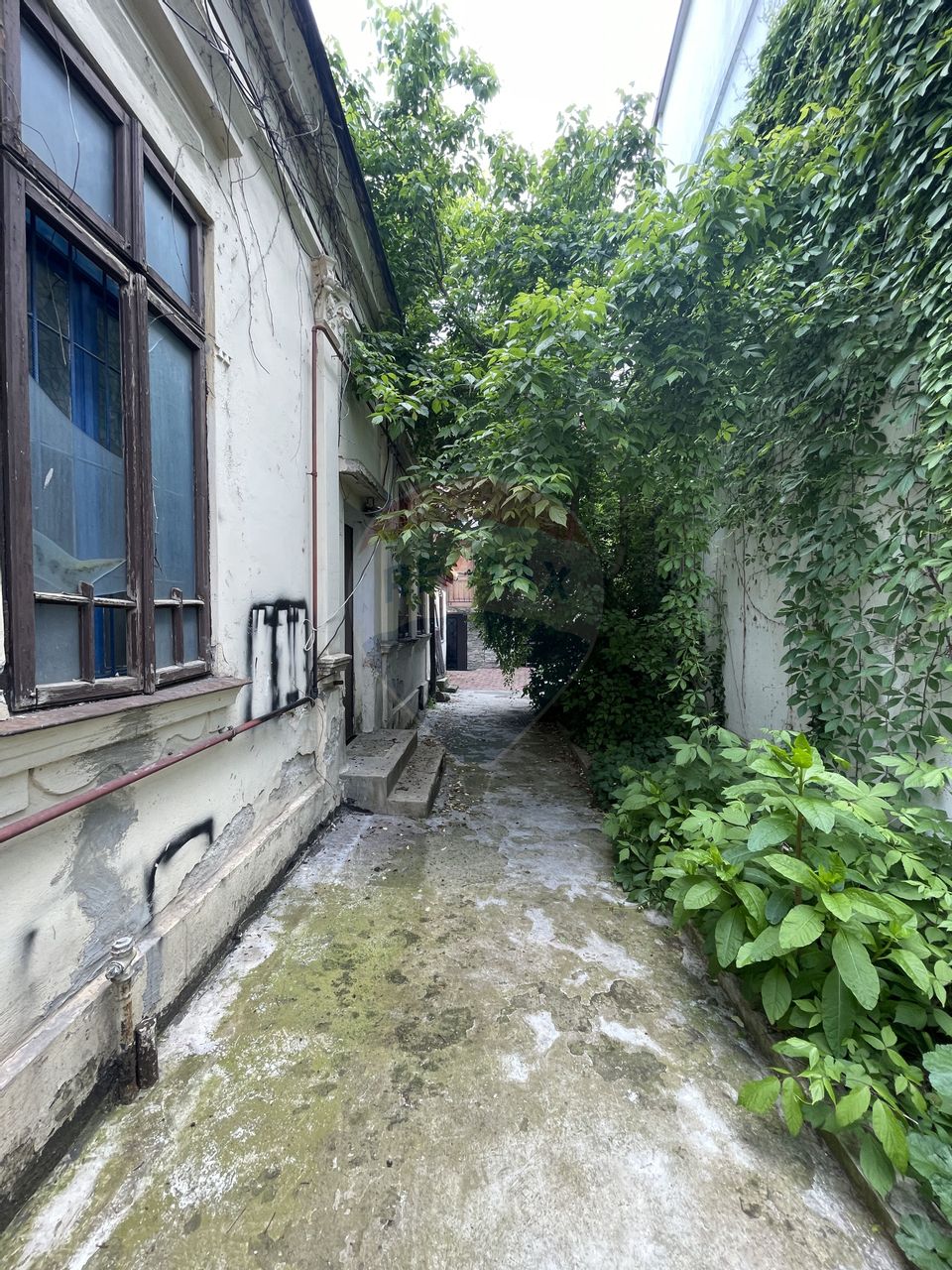 Land and construction to renovate I Unirii area - Popa Soare