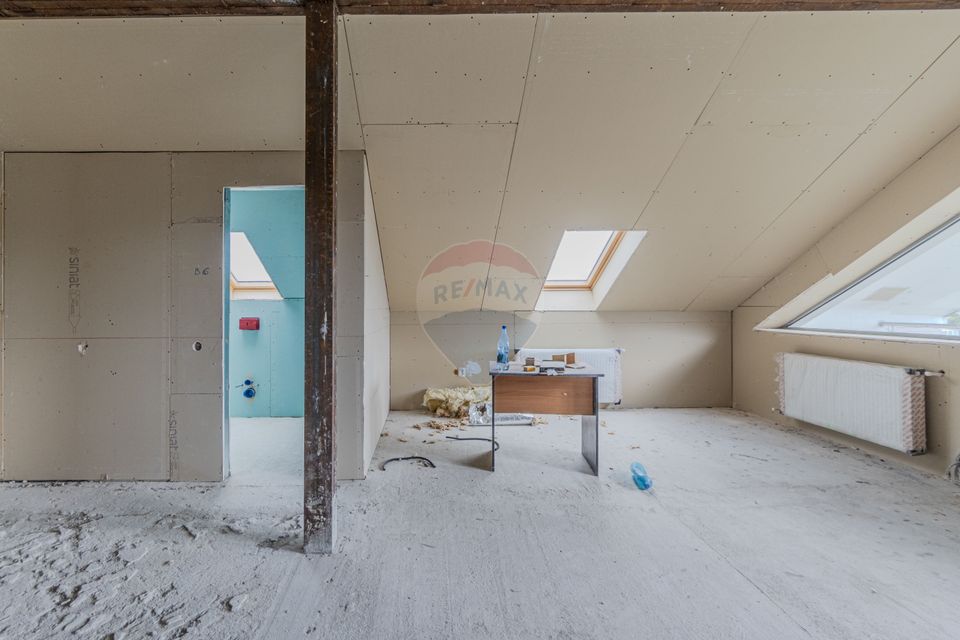 Cladire de 902 mp utili de vânzare, zona Grivitei - DN 13, COMISION 0