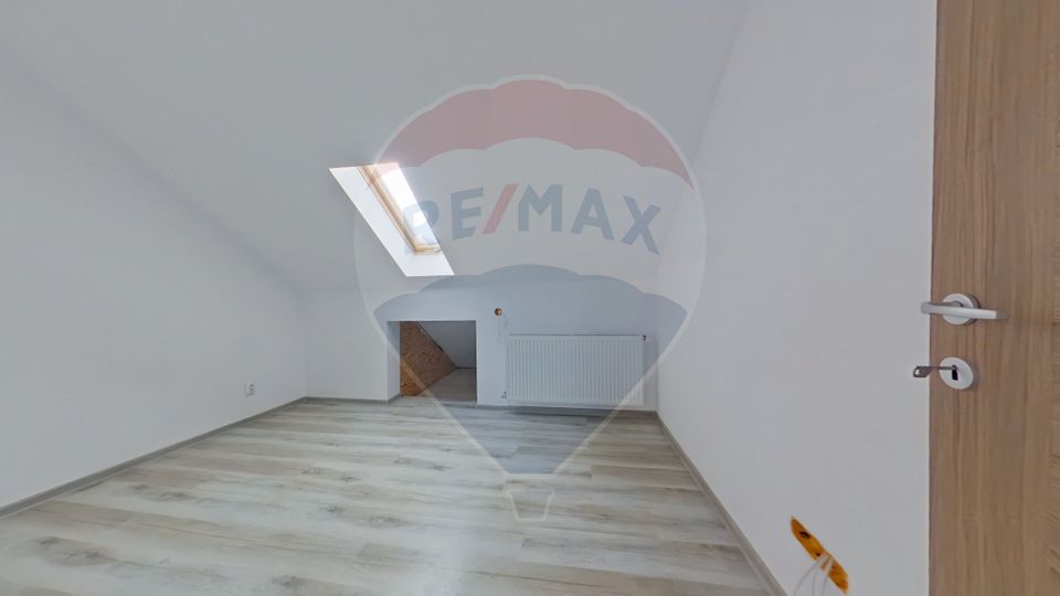 Mansarda de vanzare, 81mp, str Cetatii. Comision 0%