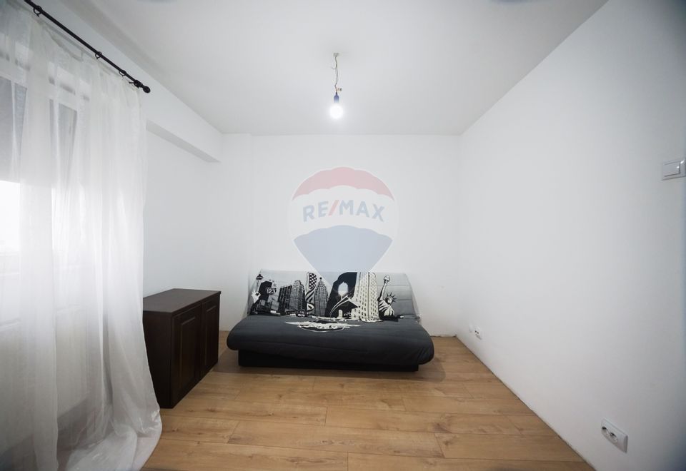 Apartament cu 4 camere de vânzare Ultracentral