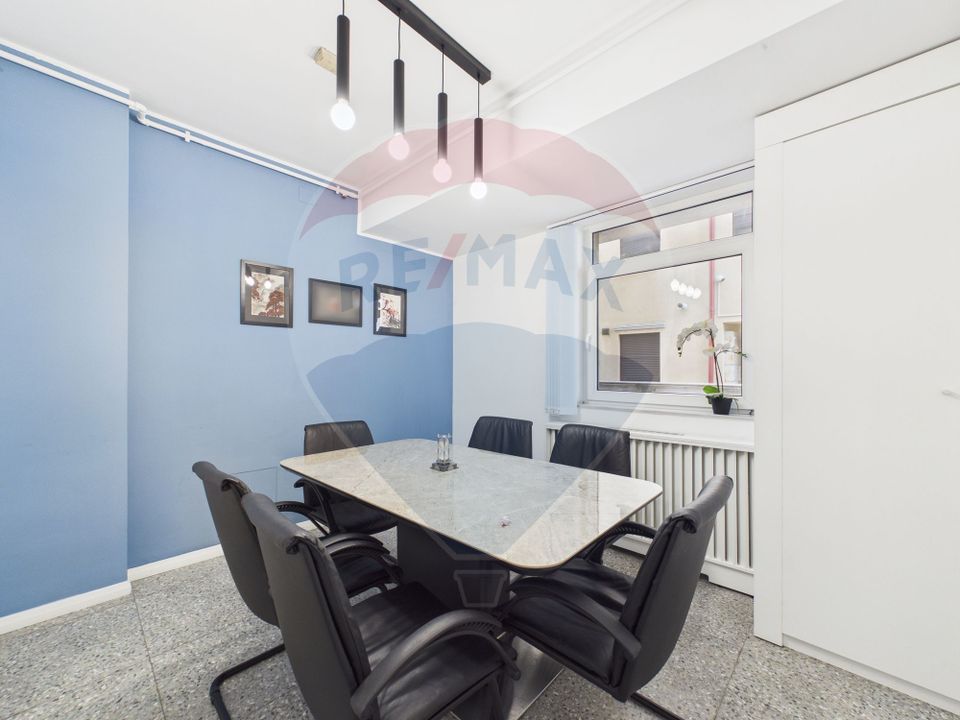 Apartament 4 camere recompartimentat din 3, P-ta Unirii | Parcare