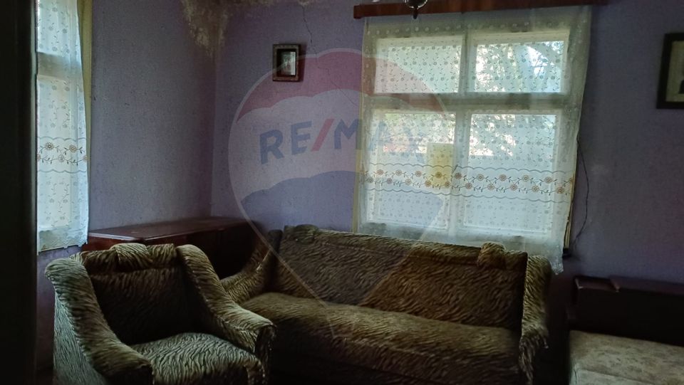 Teren cu Casa Bătranească 9512 Mp Campulung Moldovenesc Str. Bradului