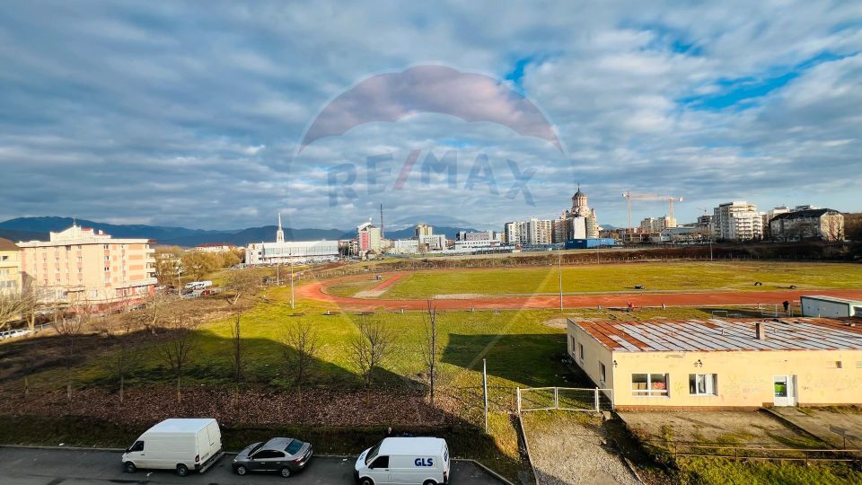 Apartament de lux de închiriat în zonǎ ultracentralǎ