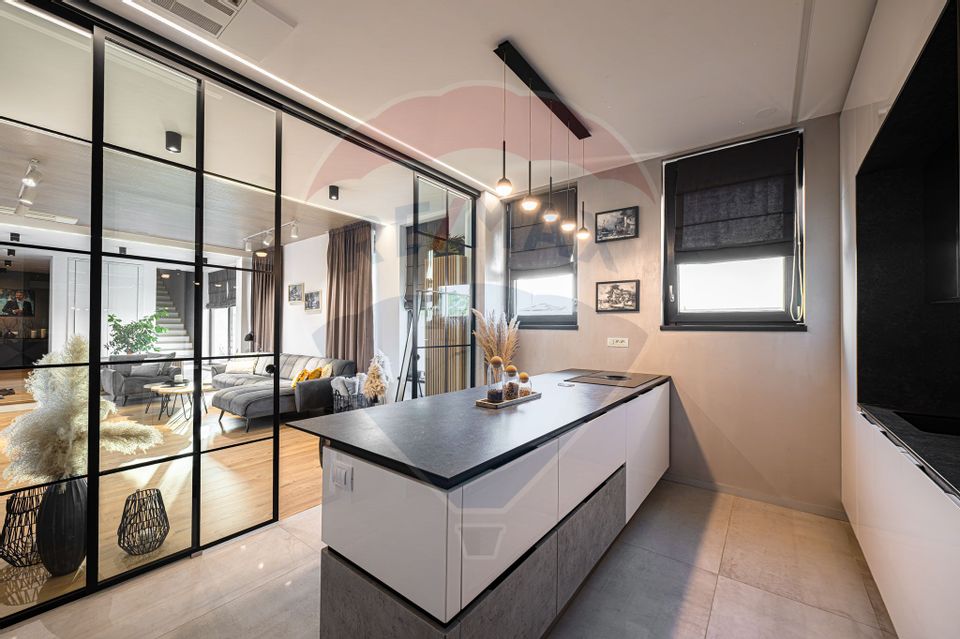8 room House / Villa for sale