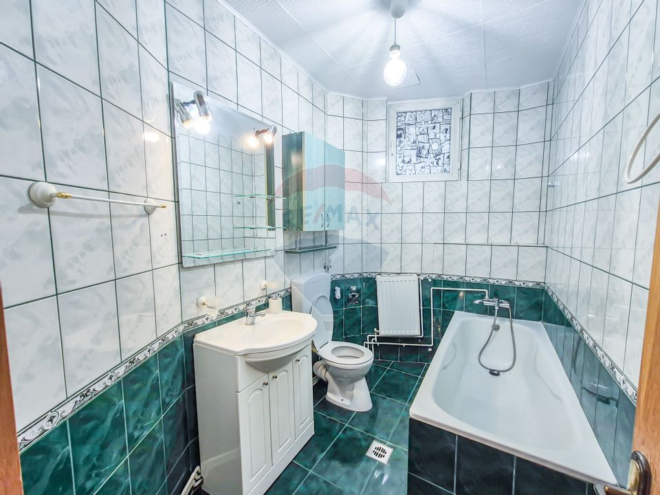 Apartament cu 4 camere de inchiriat, situat in zona Armenesca