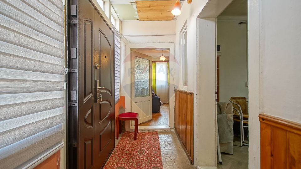 Casă cu două corpuri+teren 230 mp De Vanzare, Strada Carierei, Brașov