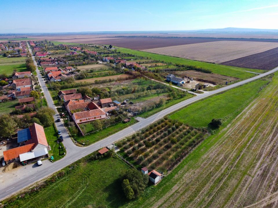 Land 1,191sqm Sarbova / DN 592D