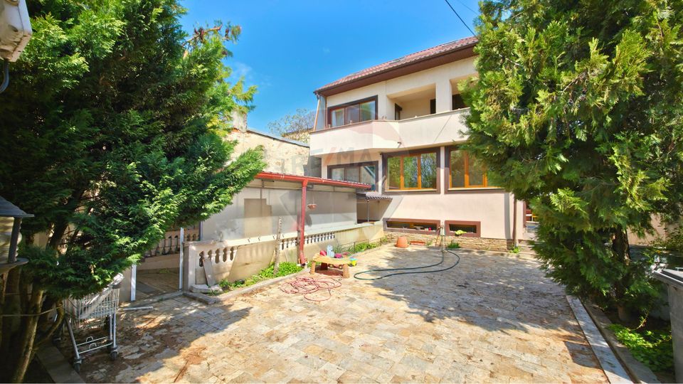 7 room House / Villa for sale, Giulesti area