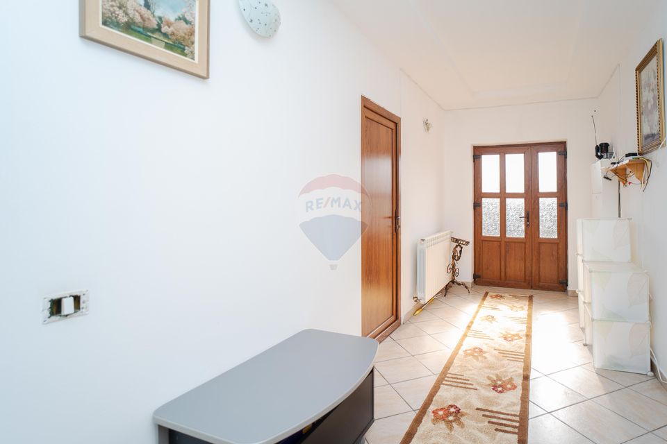 Casă cu 4 camere de vânzare - Chiperești, Iași