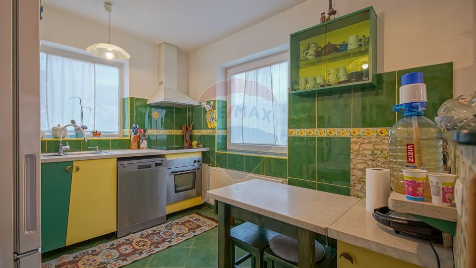 Vilă cu 6 camere de vânzare în zona Primaverii, Râșnov - Comision 0