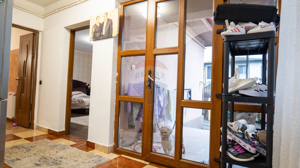 4 room House / Villa for sale, Periferie area