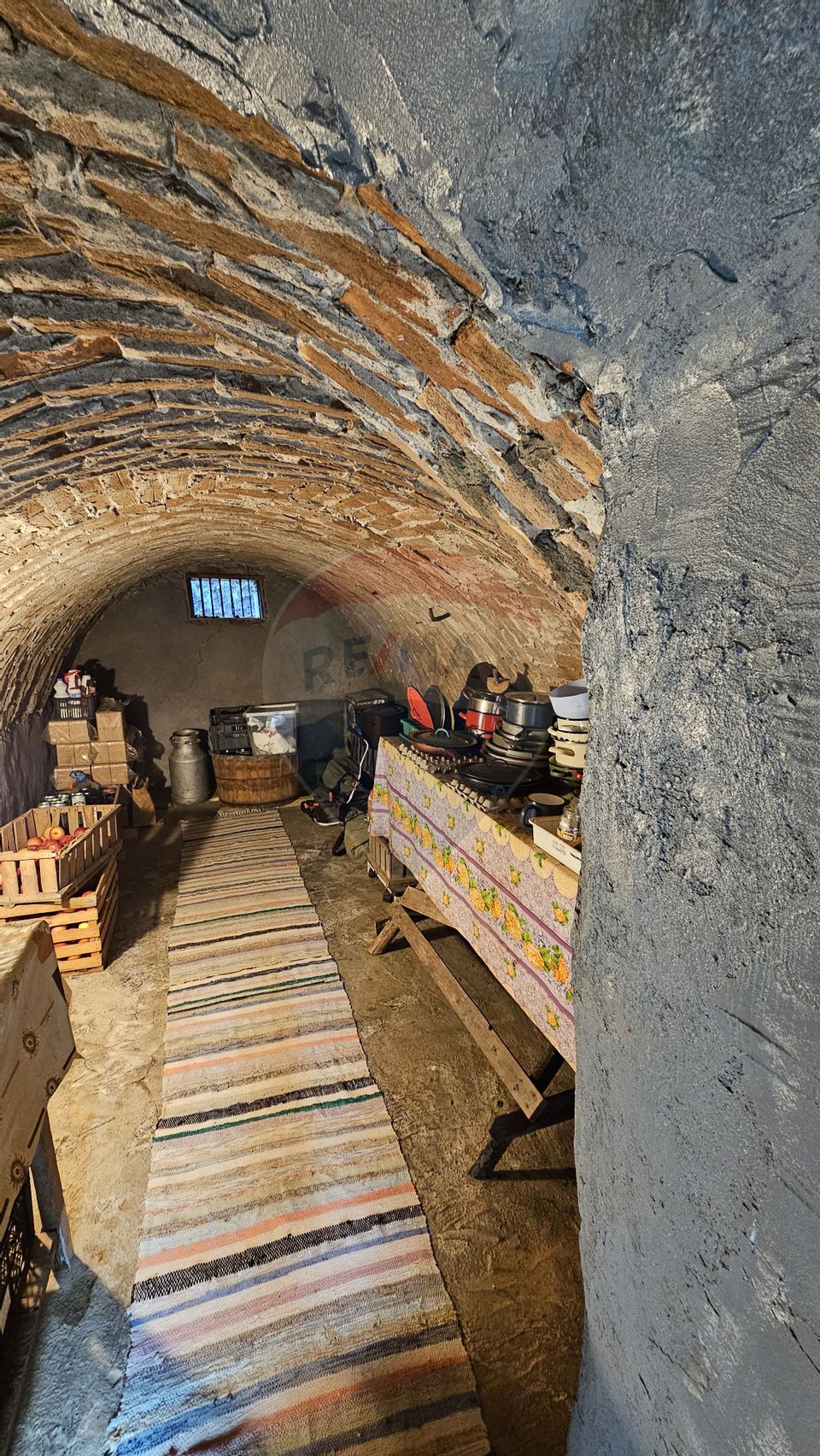 Casă / Vilă cu 3 camere de vânzare-Cacica-Suceava