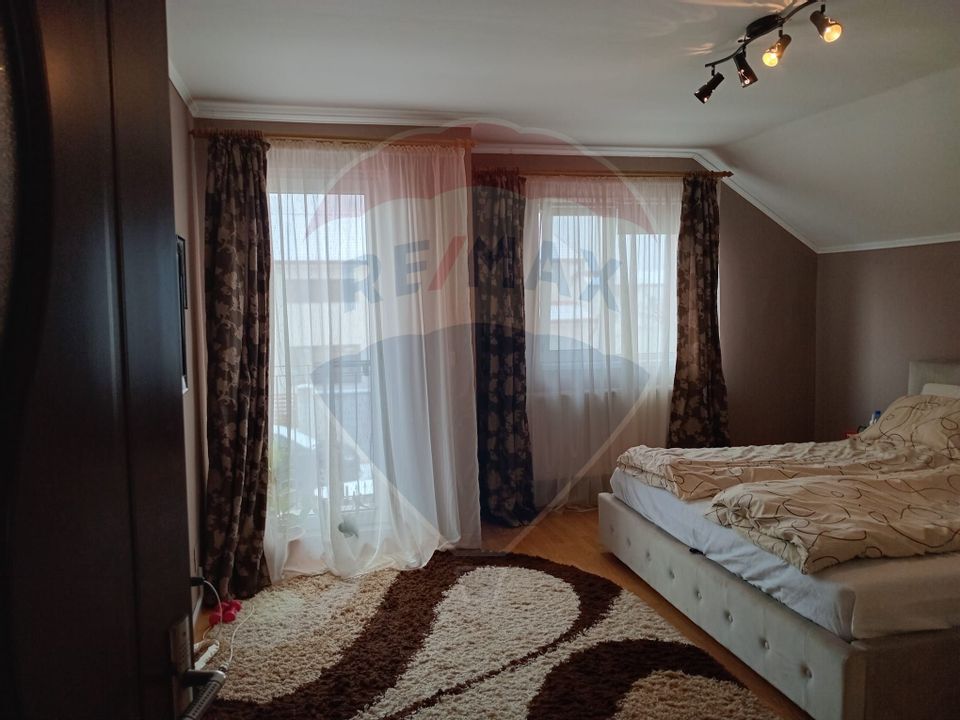 4 room House / Villa for sale