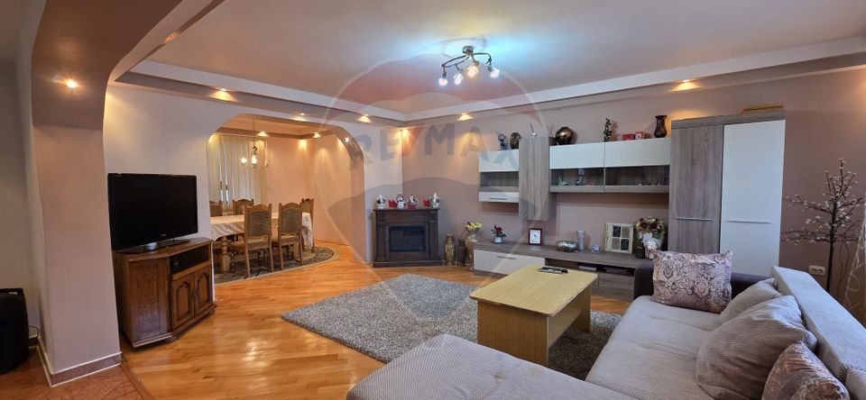 5 room House / Villa for sale
