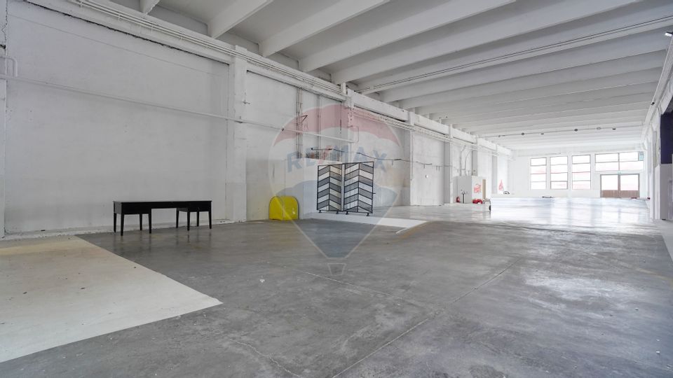 610sq.m Commercial Space for rent, Bartolomeu area