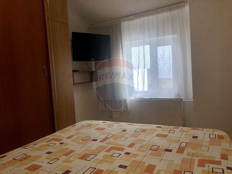 Apartament cu 3 camere de inchiriat zona P-ta Universitatii