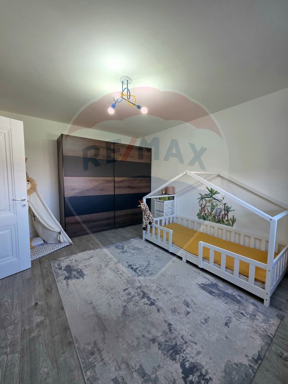 Casa noua Strada Aviatorilor Medias